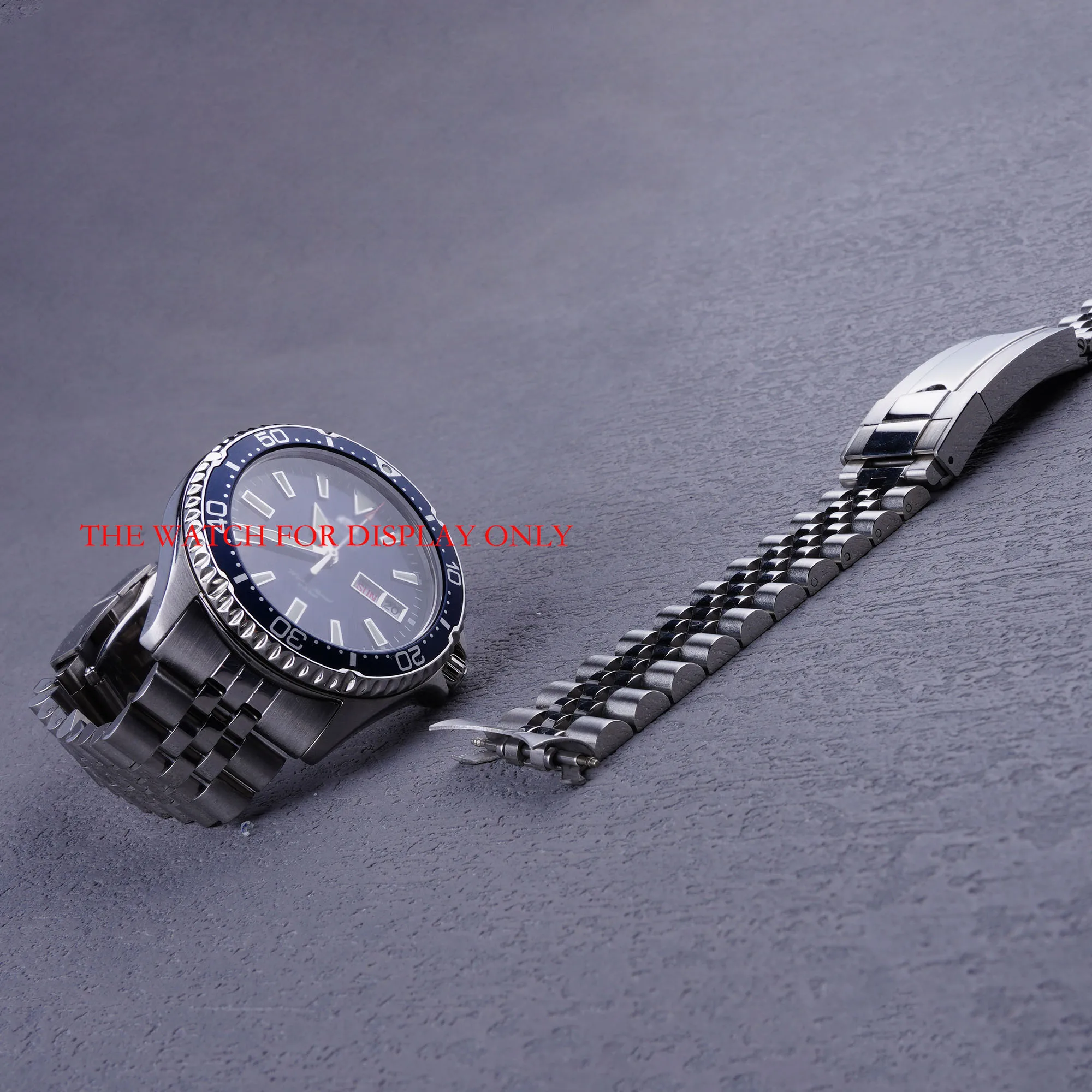 Jared Jewelry Watches - Rolamy 22mm Silver Jubilee Solid Screw